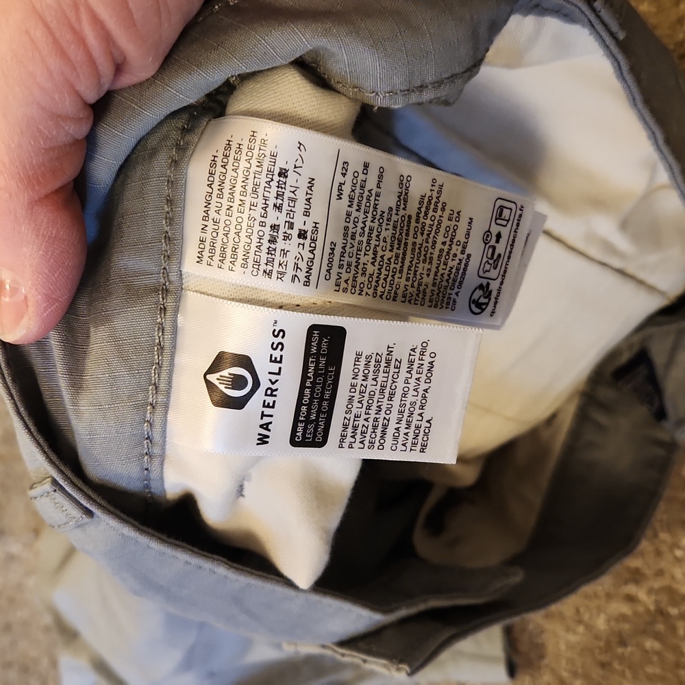 Levi's - Picture 5 of 6